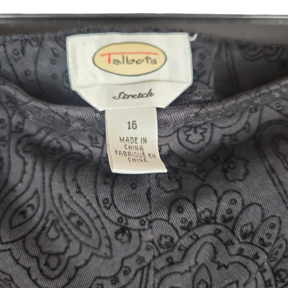 Talbot, Women's black floral Embroidered, side zipper, high rise pants. Size 16. - Picture 7 of 11